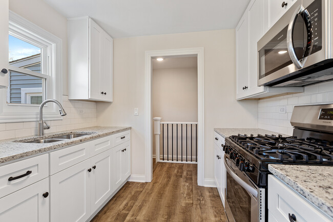 Foto del edificio - 405 E 3rd St