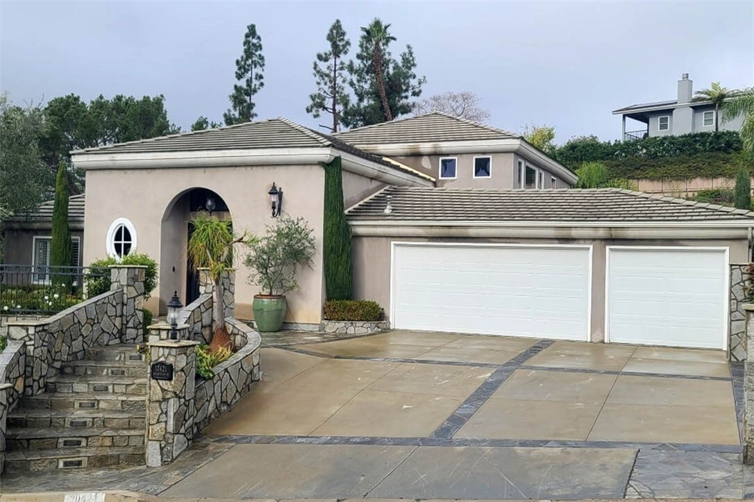 Primary Photo - 10421 Brightwood Dr