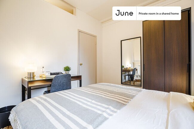Foto del edificio - Room in Shared 5 bed/1 bath home