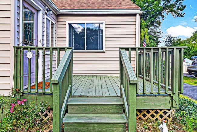 Building Photo - 127 1/2-122 Oxford Rd