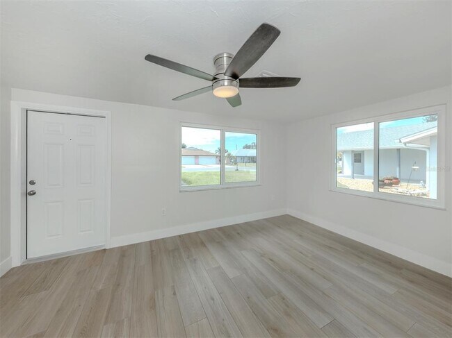 Building Photo - 193 Golf Club Ln