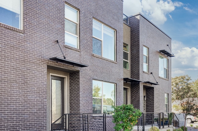 Building Photo - 3460 E 31st Ave