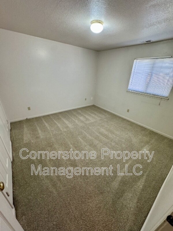 Building Photo - 1000 Emery Rd