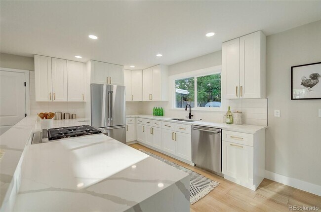 Foto del edificio - 5 Bedroom 3 Bathroom in Denver's Southmoor...