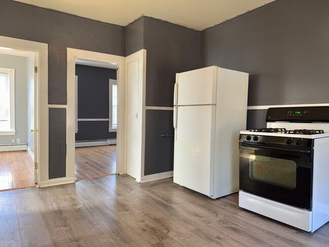 Building Photo - 126 Orchard St