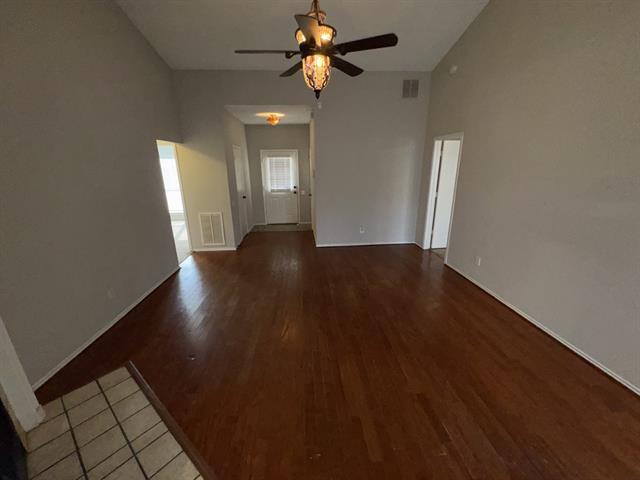 Building Photo - 207 Hibiscus Dr