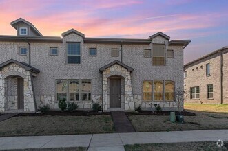 Building Photo - 3312 Solana Cir