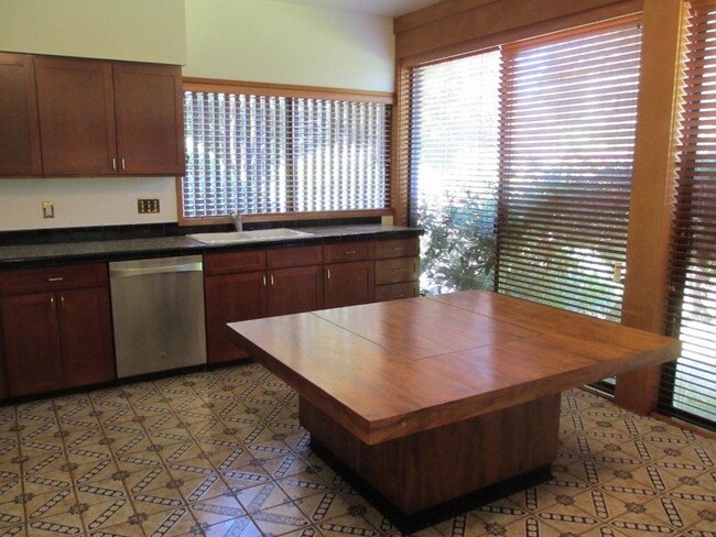 Foto del edificio - *$500 off first full month!* Unique Mt Par...