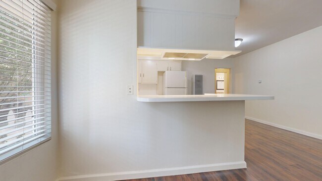 Foto del edificio - 2407 Ruhland Ave