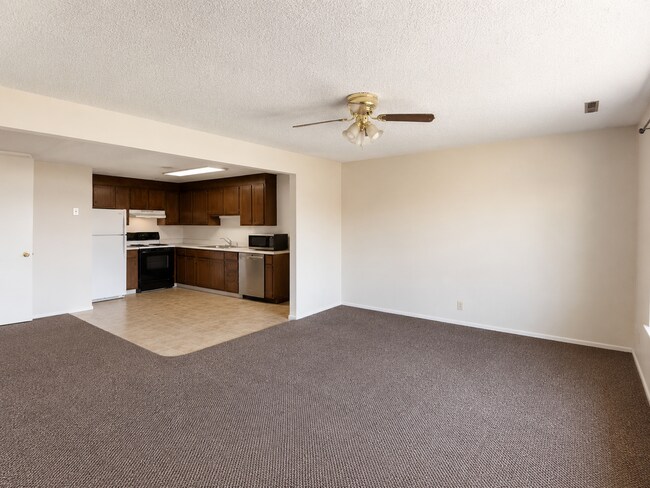 Foto del edificio - SINGLE FAMILY HOUSING -  2 bed/1 bath just off of University Parkway in Orem