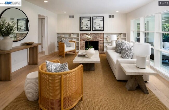 Building Photo - 617 Giralda Dr
