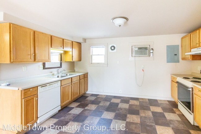 Building Photo - 402 N Calvert St
