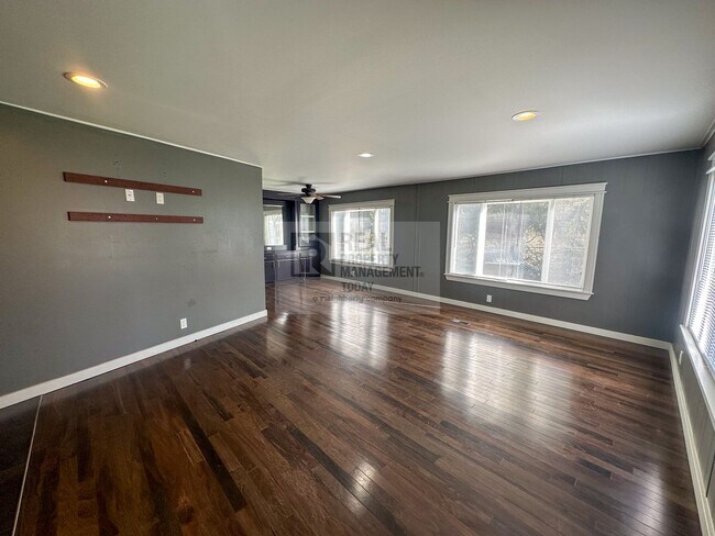 Building Photo - 2 Bedroom House in Graham!