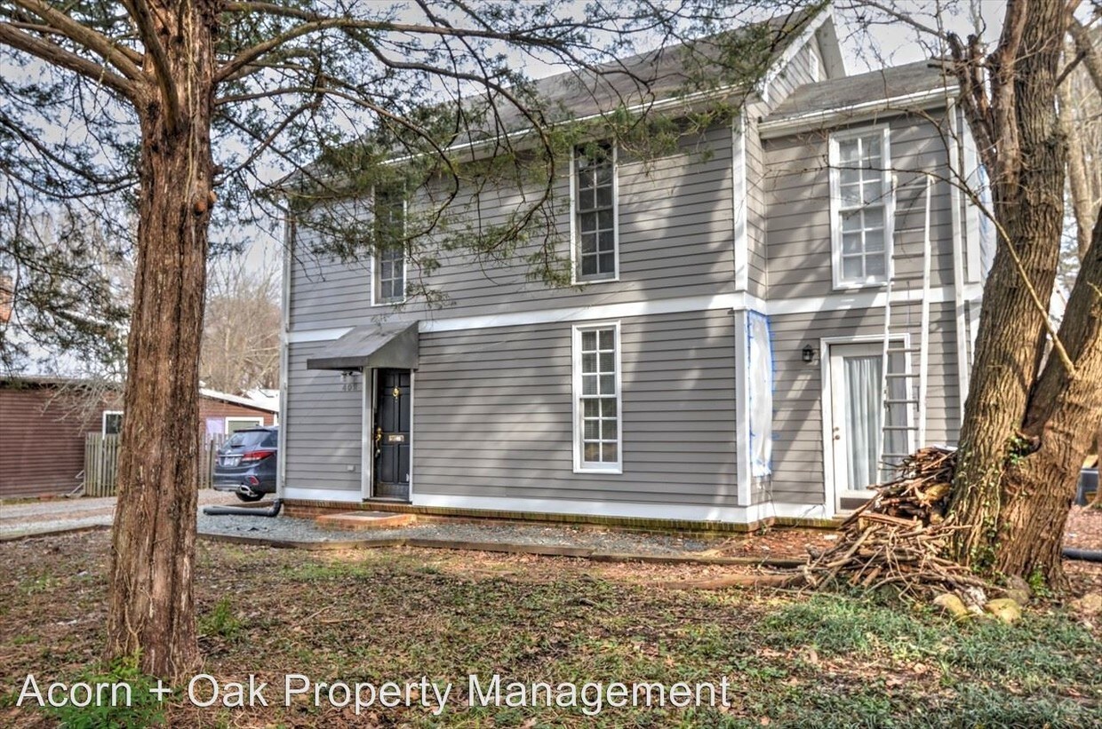 Primary Photo - 3 br, 2.5 bath House - 402 Oak Avenue