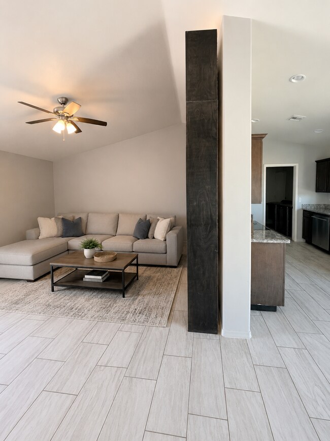 Building Photo - 1731 Avenida Pastor