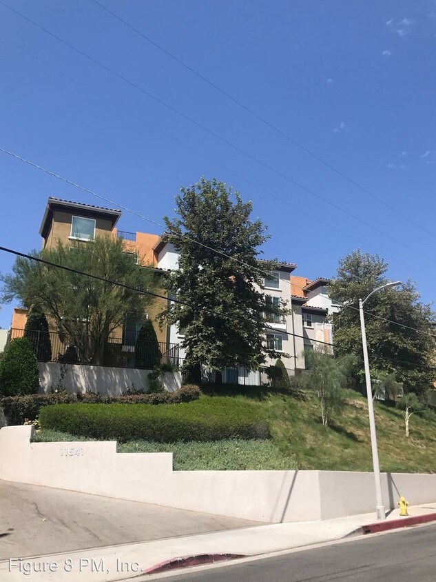 Foto principal - 11541 Blucher Ave