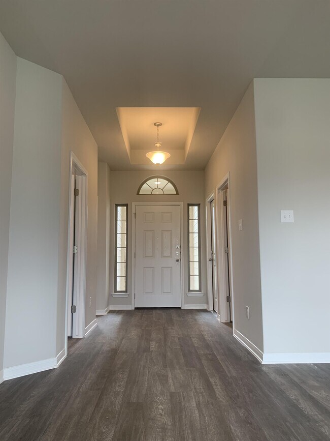 Building Photo - 7518 Tabletop Ln