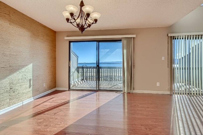 Building Photo - Executive Townhome on Marston Lake