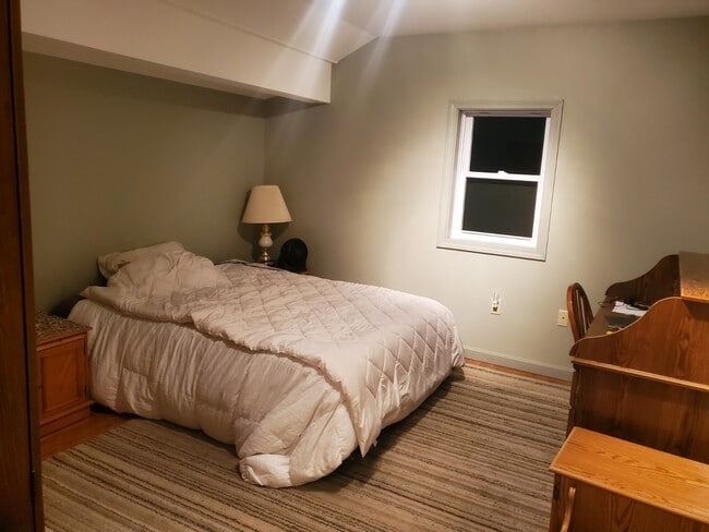Loft Bedroom - 14 Sanderson Rd