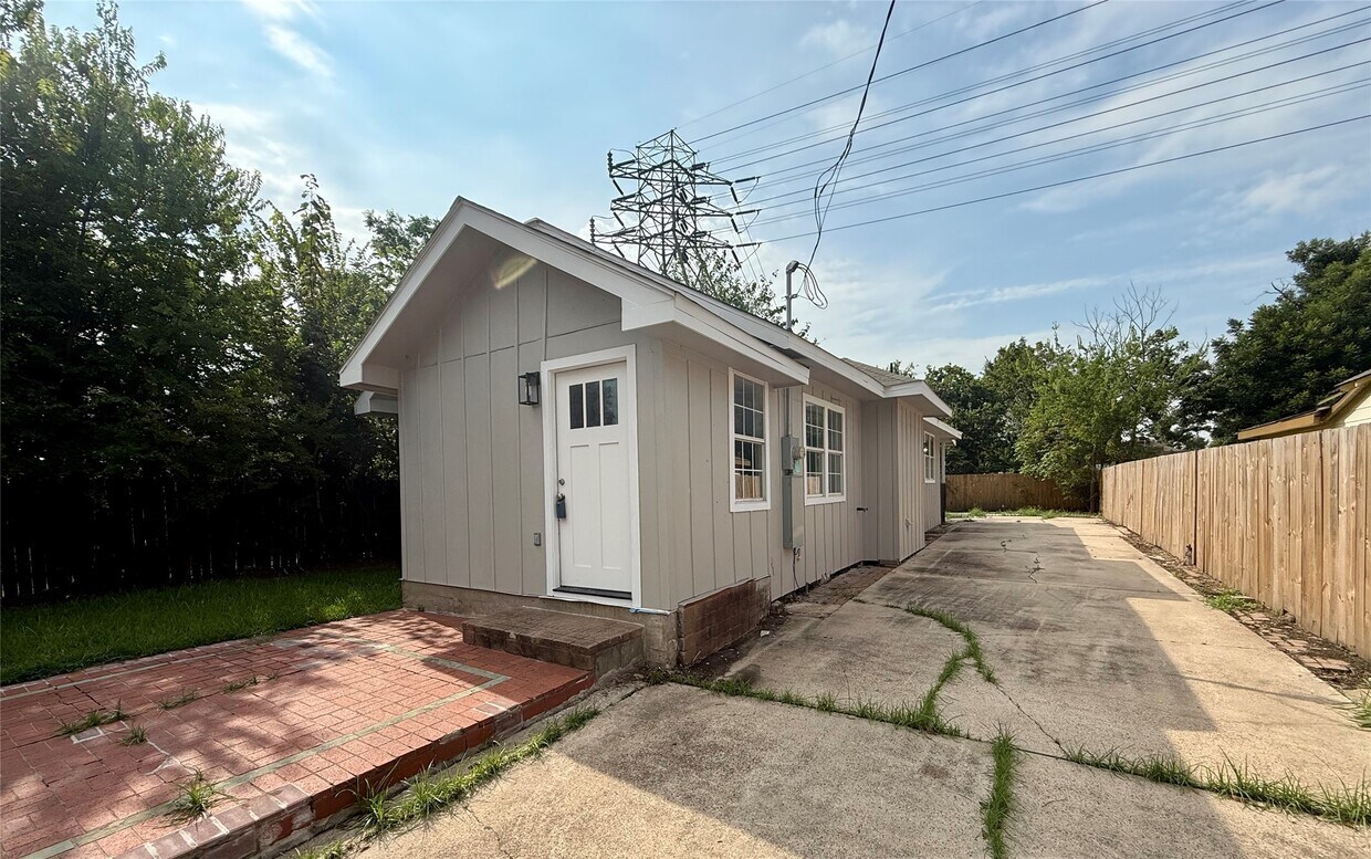 Building Photo - 1816 Ryon St