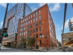 Building Photo - 1101 W Lake St