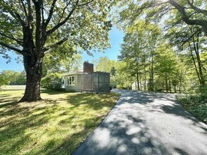 Building Photo - 10 Roulston Rd
