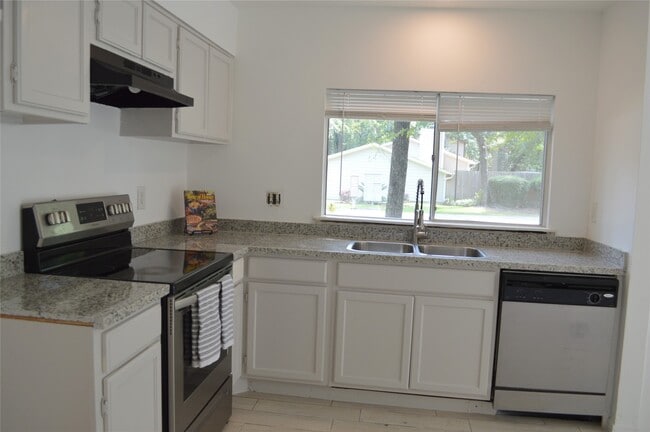 Foto del edificio - 1212 E Red Cedar Cir