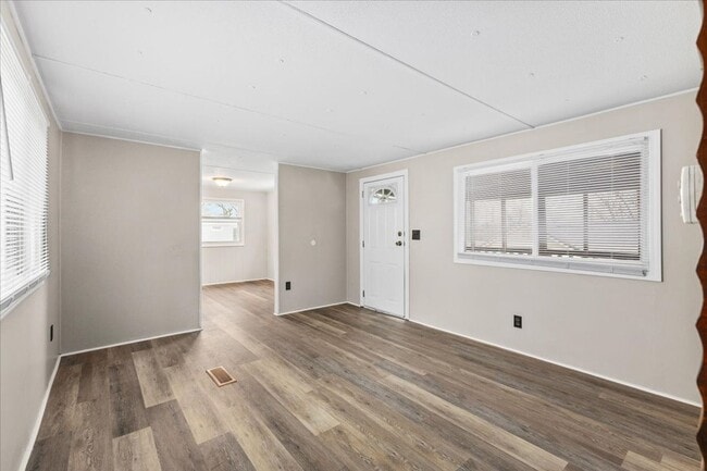 Building Photo - Newly Renovated 2 Bedroom Rental in Kingsport