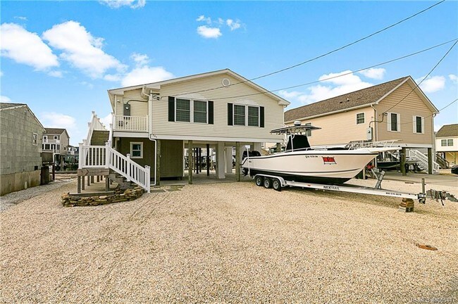 Foto del edificio - 345 Kingfisher Rd