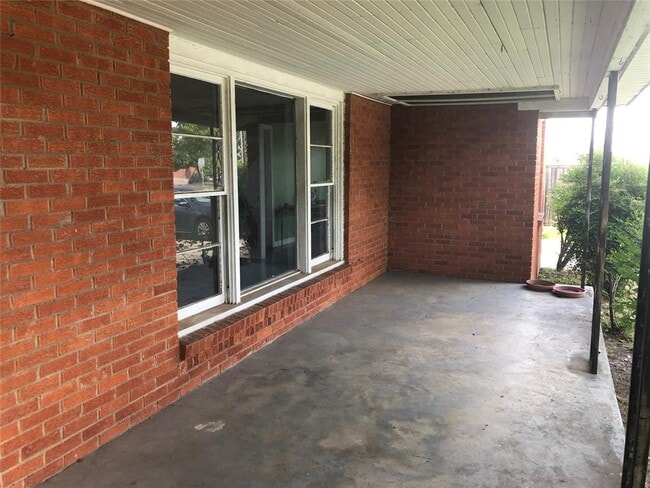 Building Photo - 118 S Berry Rd