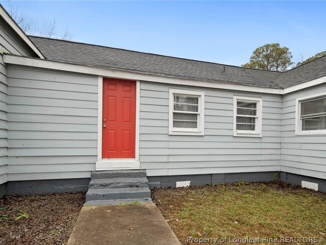 Building Photo - 3 Bedroom Single Family Home in Fayetteville