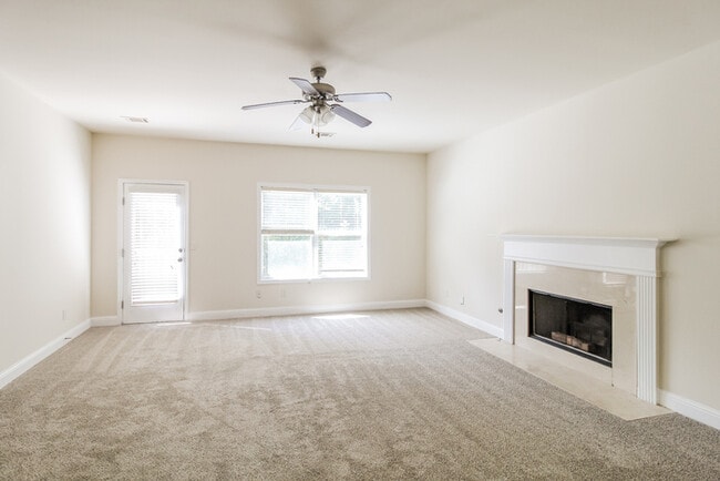 Foto del edificio - 3951 Lucas Ln