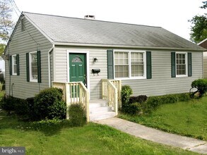 Building Photo - 2616 Kirtland Ave