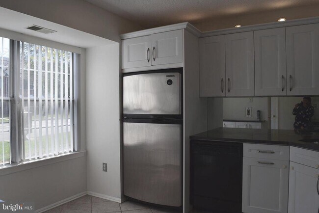 Foto del edificio - 57 Goodwin Dr