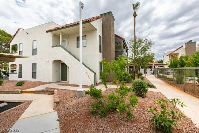 Building Photo - 2712 Sunfish Dr