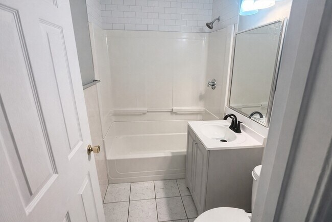 Foto del edificio - 4 Universal St