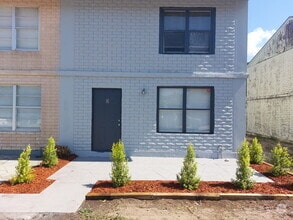 Building Photo - 1641 W 27th St