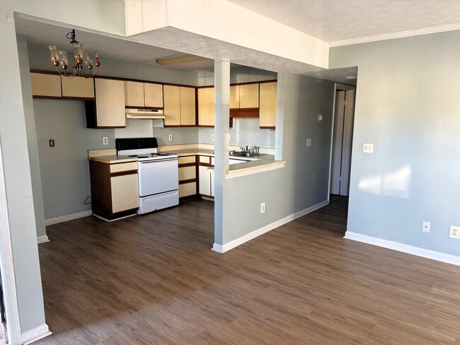 Building Photo - 826 Willow Pointe