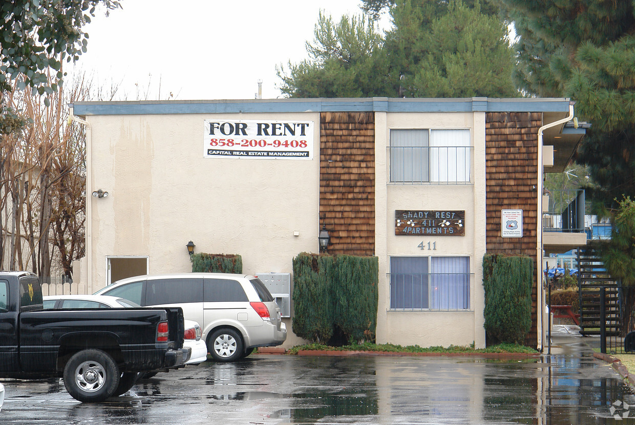 Primary Photo - Shady Rest Apartments