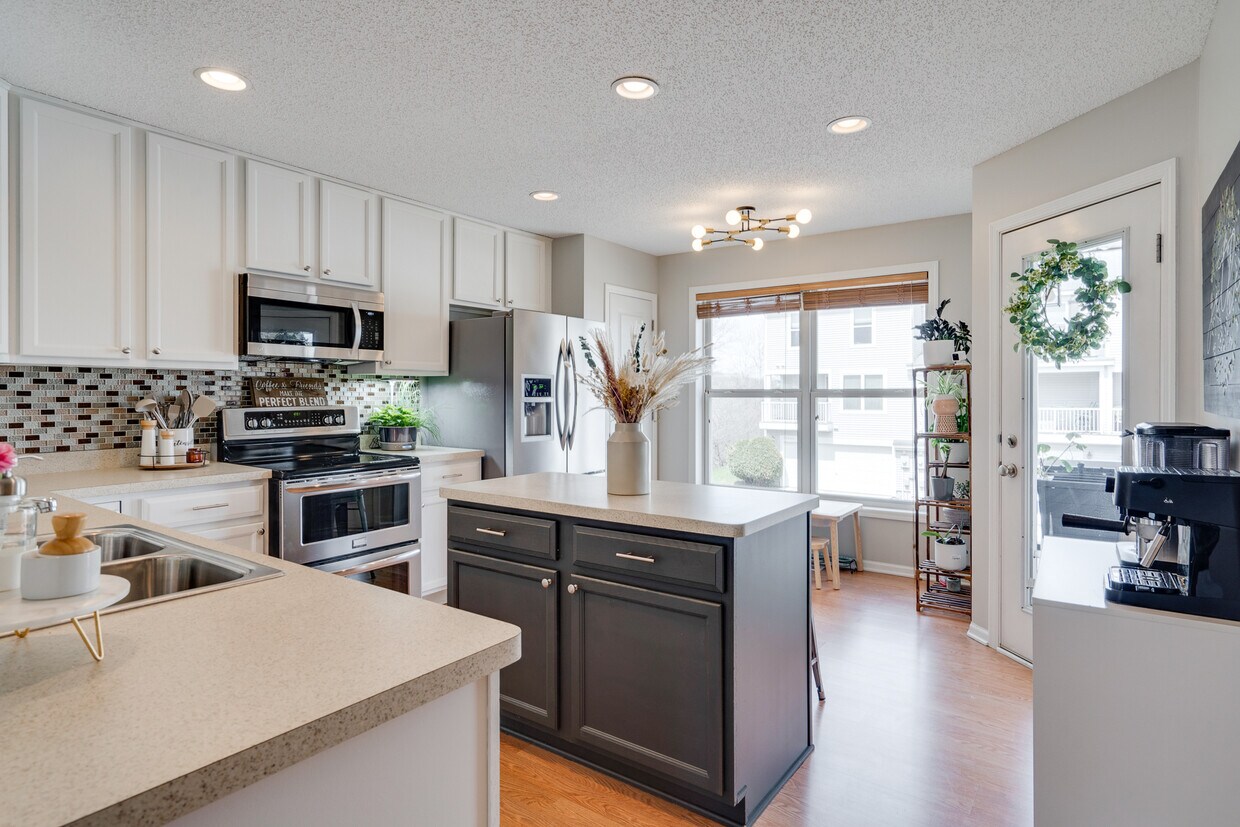 15028 Farnham Ave N, Hugo, MN 55038 Townhome Rentals in Hugo MN