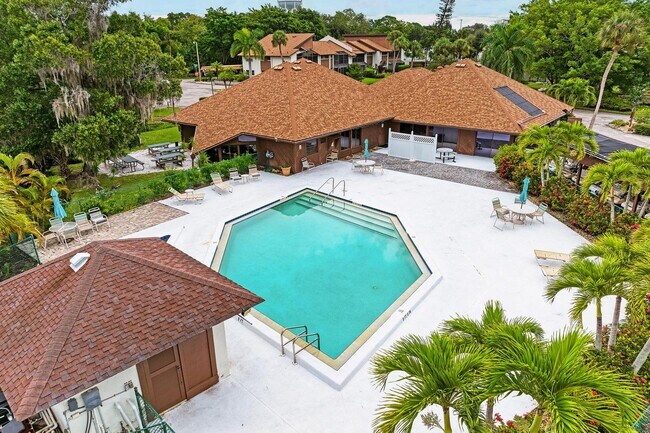 Foto del edificio - 4568 Red Maple Rd