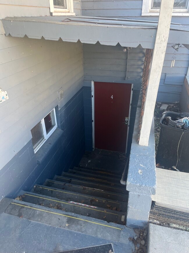 Building Photo - 412 15th Ave S