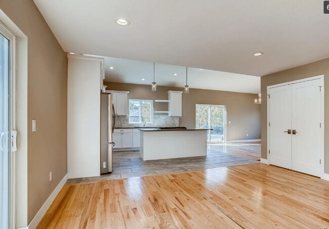 Foto del edificio - 8672 W 49th Pl