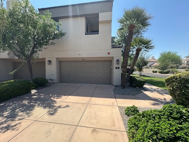 Foto del edificio - BEAUTIFUL 3 BEDROOM 3 BATHROOM HOME IN GAI...