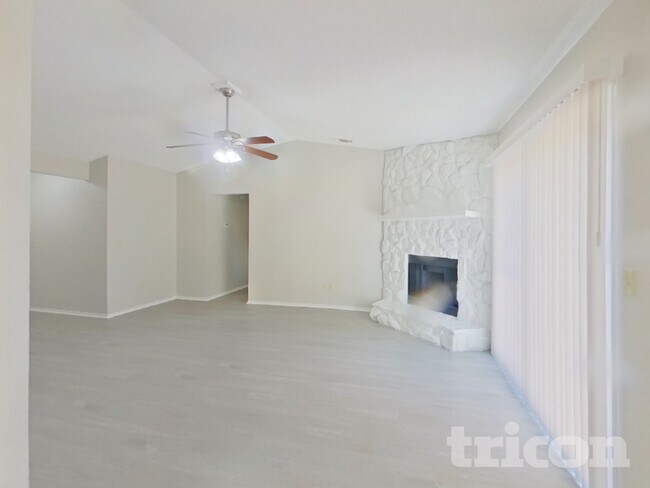 Foto del edificio - 1805 Clover Ct
