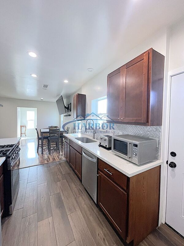 Foto del edificio - 646-646 W 19th St