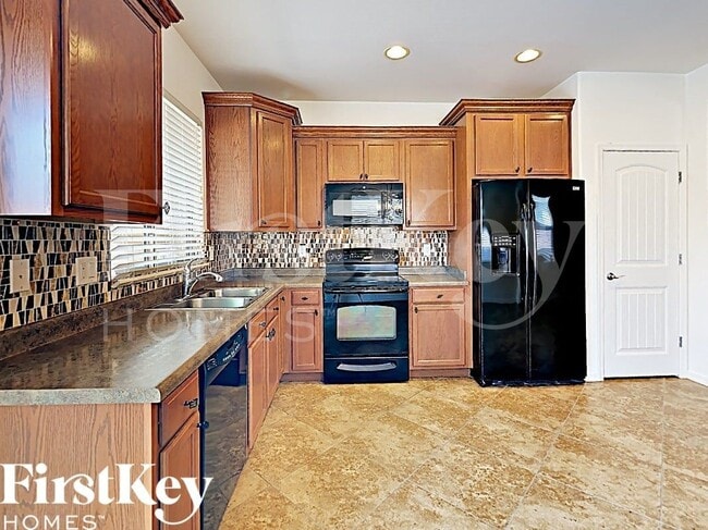 Foto del edificio - 802 W Love Rd