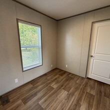 Building Photo - 2800 W Memorial Dr