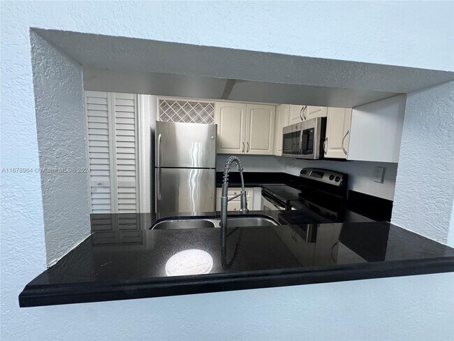 Foto del edificio - 2075 SW 122nd Ave