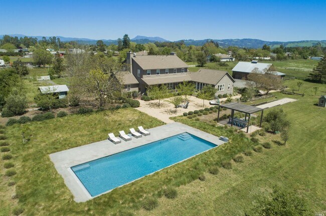 Foto del edificio - 150 Wood Ranch Rd